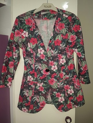 Pembe çiçekli blazer çiçek