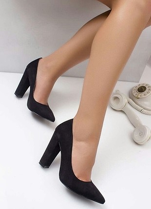 Siyah Süet Kalın Topuklu Stiletto