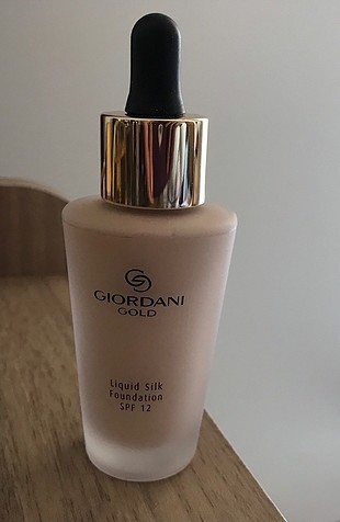 Giordani Gold Fondöten - Porcelain 32920