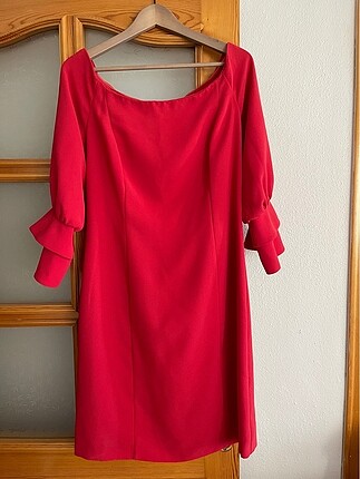 Roman Kırmızı Elbise