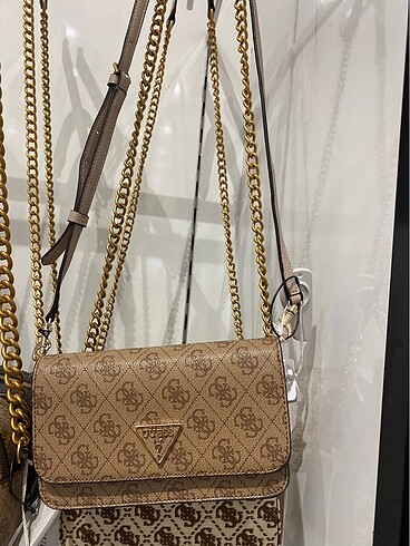 Guess monogram çanta