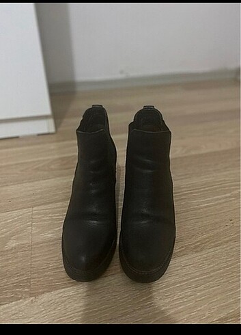 Siyah Kısa Bot