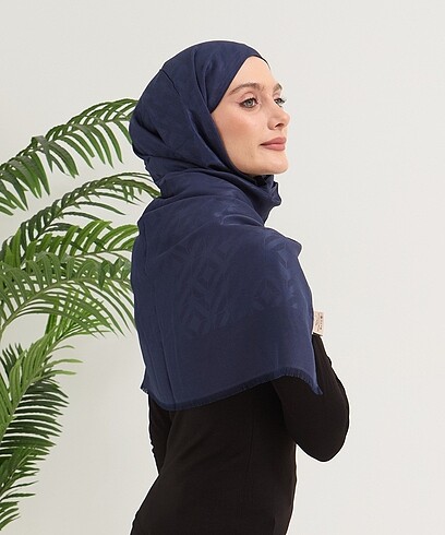 Armine lacivert jakar şal