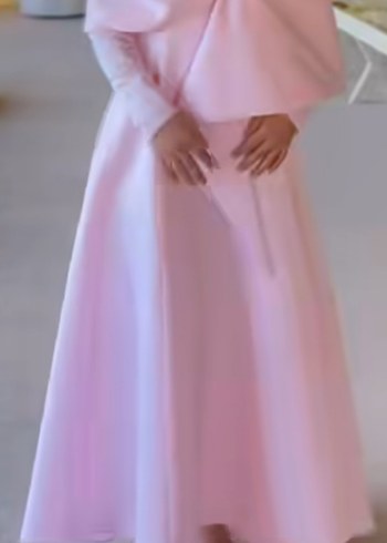 Fiyonklu Uzun Pembe Kadın Abiye Elbise - Görsel 3