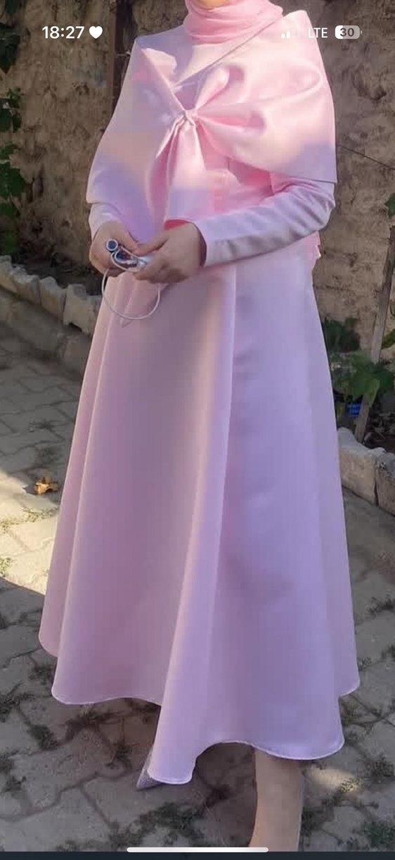 Fiyonklu Uzun Pembe Kadın Abiye Elbise - Görsel 2