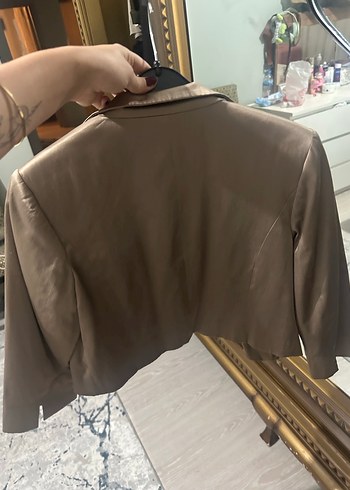 Bej Kadın Düğmeli Saten Ceket - Görsel 3