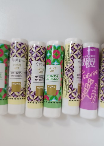 Renkli Nemlendirici Dudak Balmı - Görsel 2