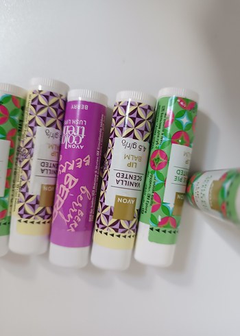 Renkli Nemlendirici Dudak Balmı - Görsel 4