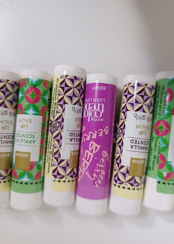 Renkli Nemlendirici Dudak Balmı - Görsel 3