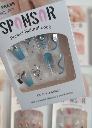 Sponsor Çok Renkli Tırnak Dekorları - Görsel 3