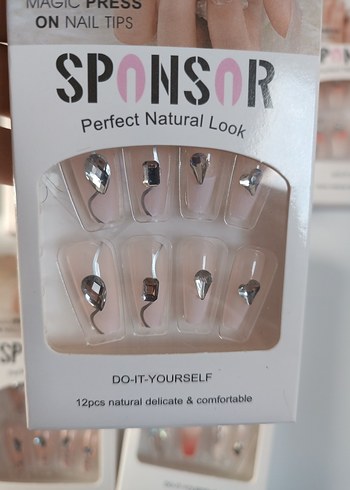 Sponsor Çok Renkli Tırnak Dekorları - Görsel 4