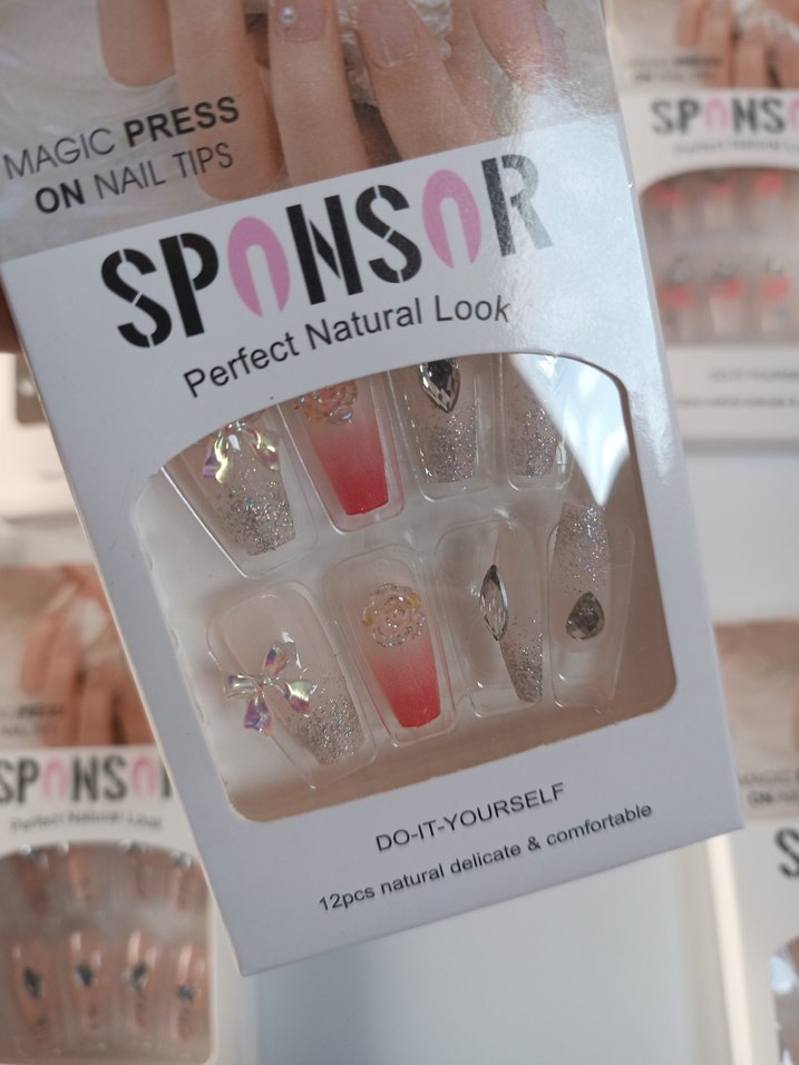 Sponsor Çok Renkli Tırnak Dekorları - Görsel 5