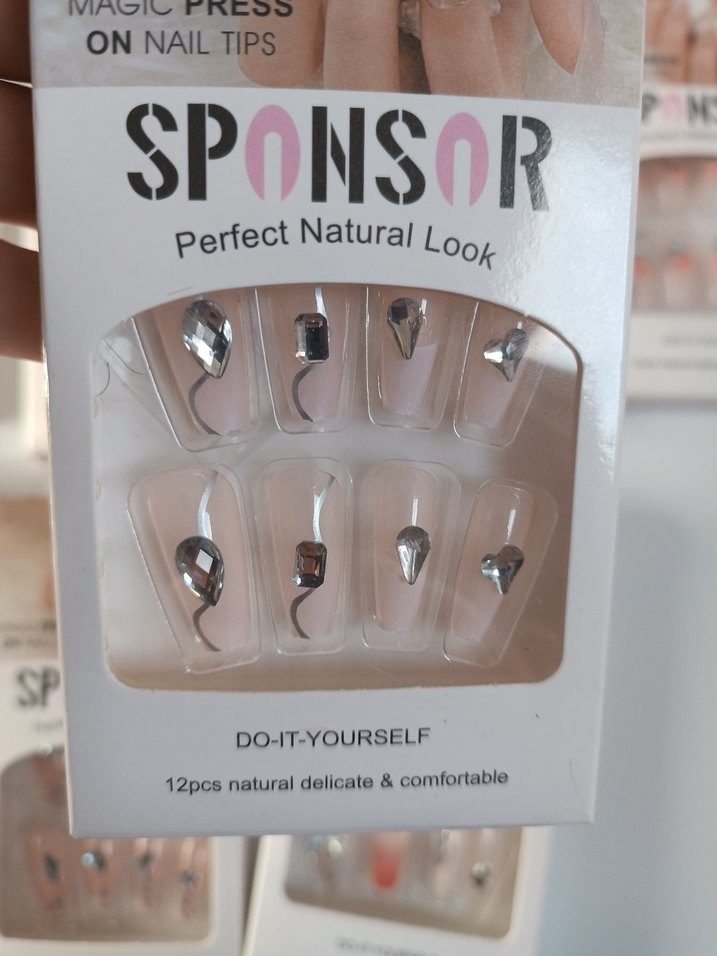 Sponsor Çok Renkli Tırnak Dekorları - Görsel 4