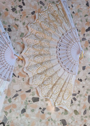 Beyaz Dantel İşlemeli Katlanabilir Yelpaze - Görsel 3