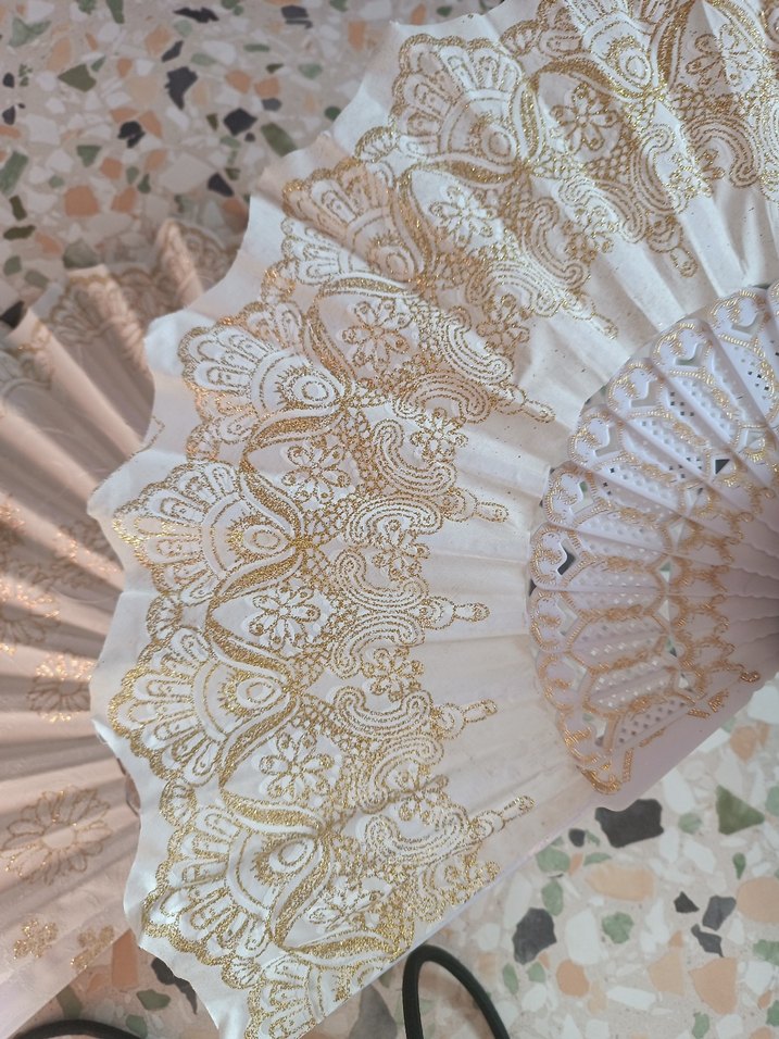 Beyaz Dantel İşlemeli Katlanabilir Yelpaze - Görsel 5