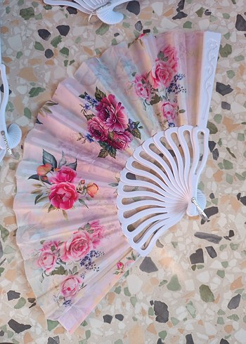 Çiçek Desenli Katlanabilir Yelpazeler - Görsel 2