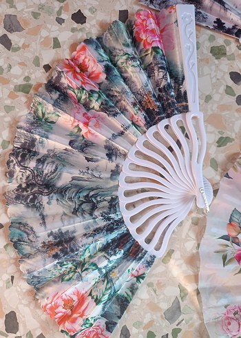 Çiçek Desenli Katlanabilir Yelpazeler - Görsel 3