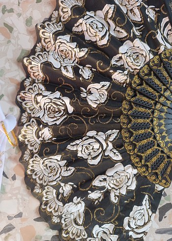 Dantel İşlemeli Beyaz ve Siyah Yelpaze - Görsel 3