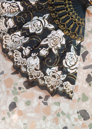 Dantel İşlemeli Beyaz ve Siyah Yelpaze - Görsel 5