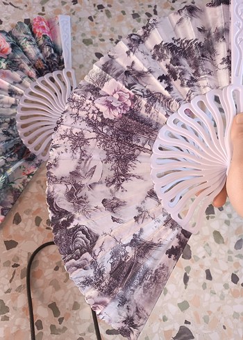 Çiçek Desenli Katlanabilir Yelpazeler - Görsel 5