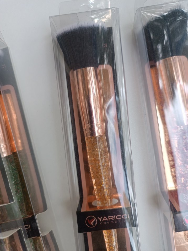 Renkli Saplı Makyaj Fırçası - Görsel 4