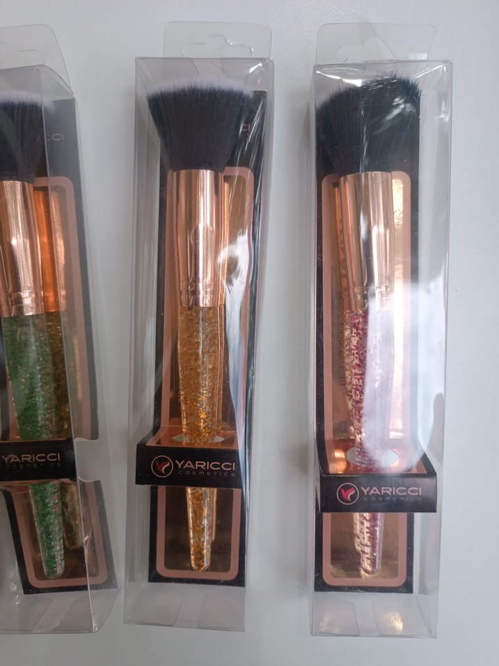 Renkli Saplı Makyaj Fırçası - Görsel 2