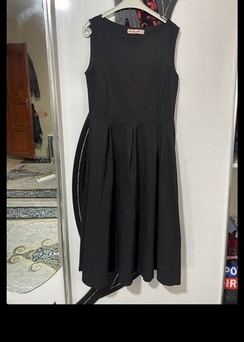 Siyah Pilili Kolsuz Uzun Elbise