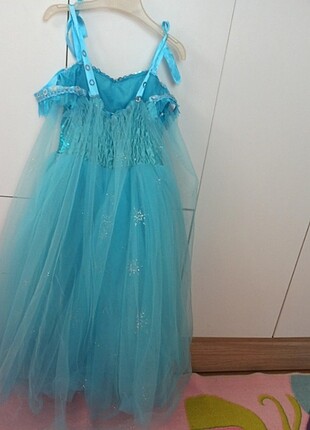 Diğer Elsa elbisesi