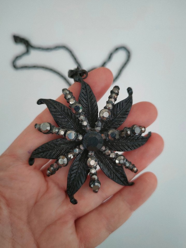 Siyah Zincir Detaylı Gotik Midi Kolye - Görsel 2