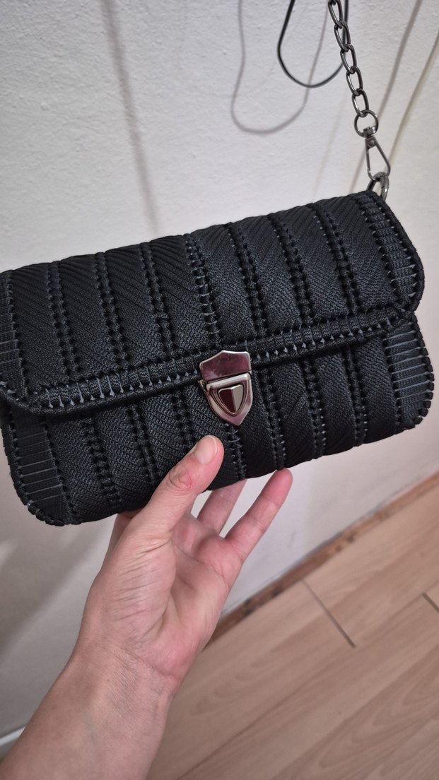 Siyah Örgü Kadın Çanta Tokalı - Görsel 2