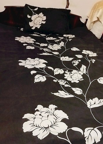 Siyah çiçek desenli nevresim ve 2adet yastik - Görsel 2
