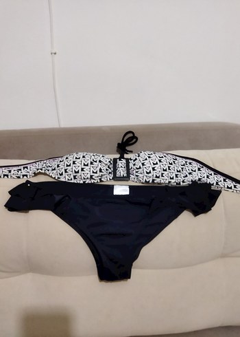 Diğer bikini kombin edilmistir üst 40beden alt 42