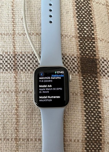 Apple Watch Bej Kayışlı Gri Akıllı Saat