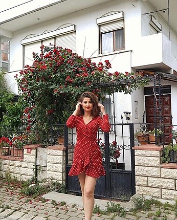 Puantiyeli elbise
