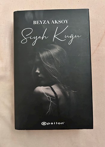 Siyah Kuğu - Beyza Aksoy