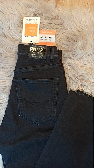 Pull and Bear- Mom Jean