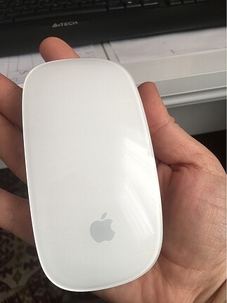 Apple 1 Magic Mouse italyadan aldim yarı fiyatına vericem