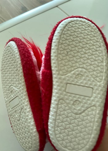 Kız Çocuk Kırmızı Kürklü Bağlama Desenli Terlik - Görsel 3