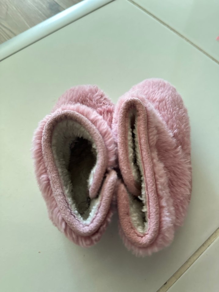 Kızlar İçin Pembe Sıcak Kürklü Ev Terliği - Görsel 4