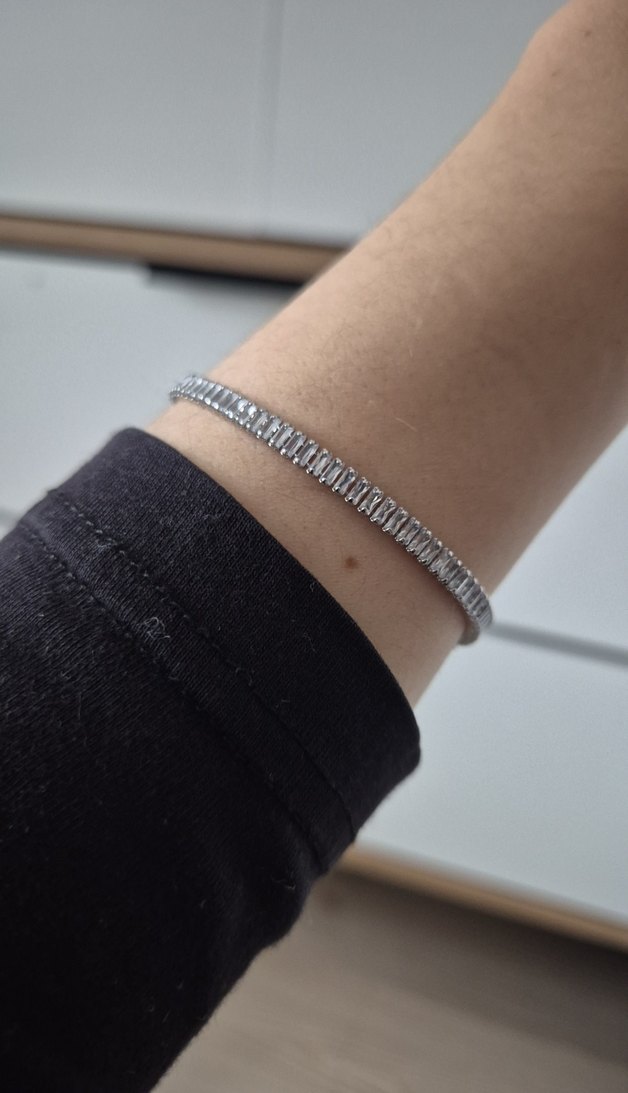 Zincir Detaylı Beyaz Yılan Desenli Kadın Bileklik - Görsel 3