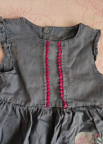 Nakışlı Fırfırlı Kız Kot Elbise - Görsel 3