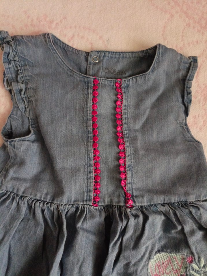 Nakışlı Fırfırlı Kız Kot Elbise - Görsel 3