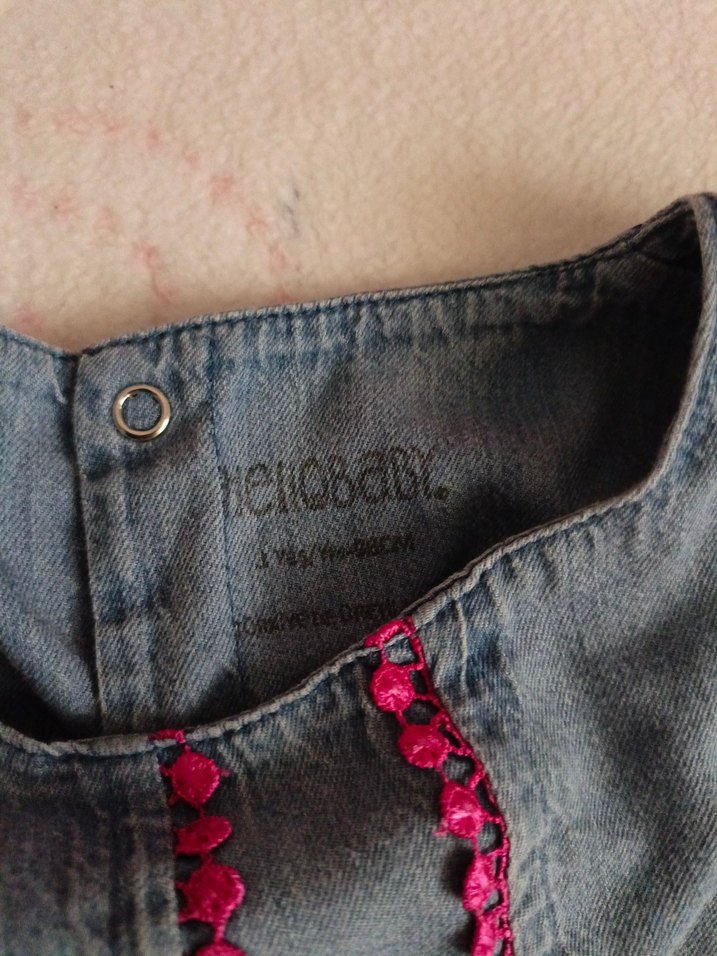 Nakışlı Fırfırlı Kız Kot Elbise - Görsel 4