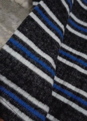 kadın Gri Çizgili V Yaka kazak - Görsel 3