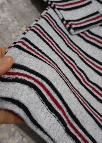 V Yaka Çizgili Gri Triko Kadın Kazak - Görsel 4