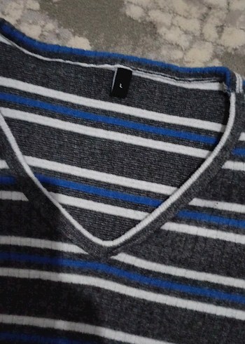 V Yaka Gri Çizgili Kadın Triko - Görsel 2