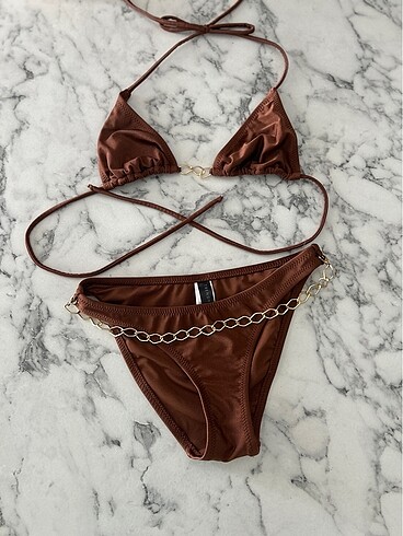 Kahverengi bikini takımı