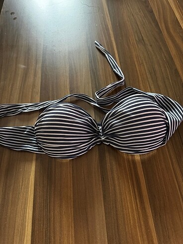 Dolgulu çizgi detay bikini