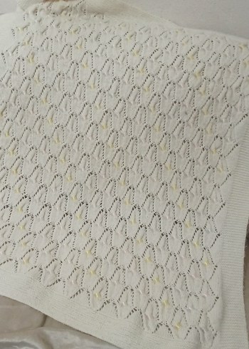 Beyaz Örgü Çocuk Battaniyesi - Görsel 3