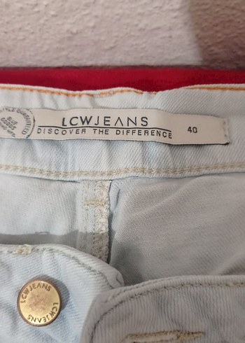 Beyaz Pamuklu Rahat Kesim Mini Kot Şort - Görsel 4